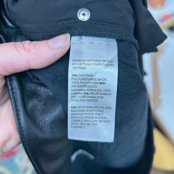 Chicos Black Faux Leather Straight Leg Pant Chico's Size 1P / 8P PETITE - Picture 6 of 6